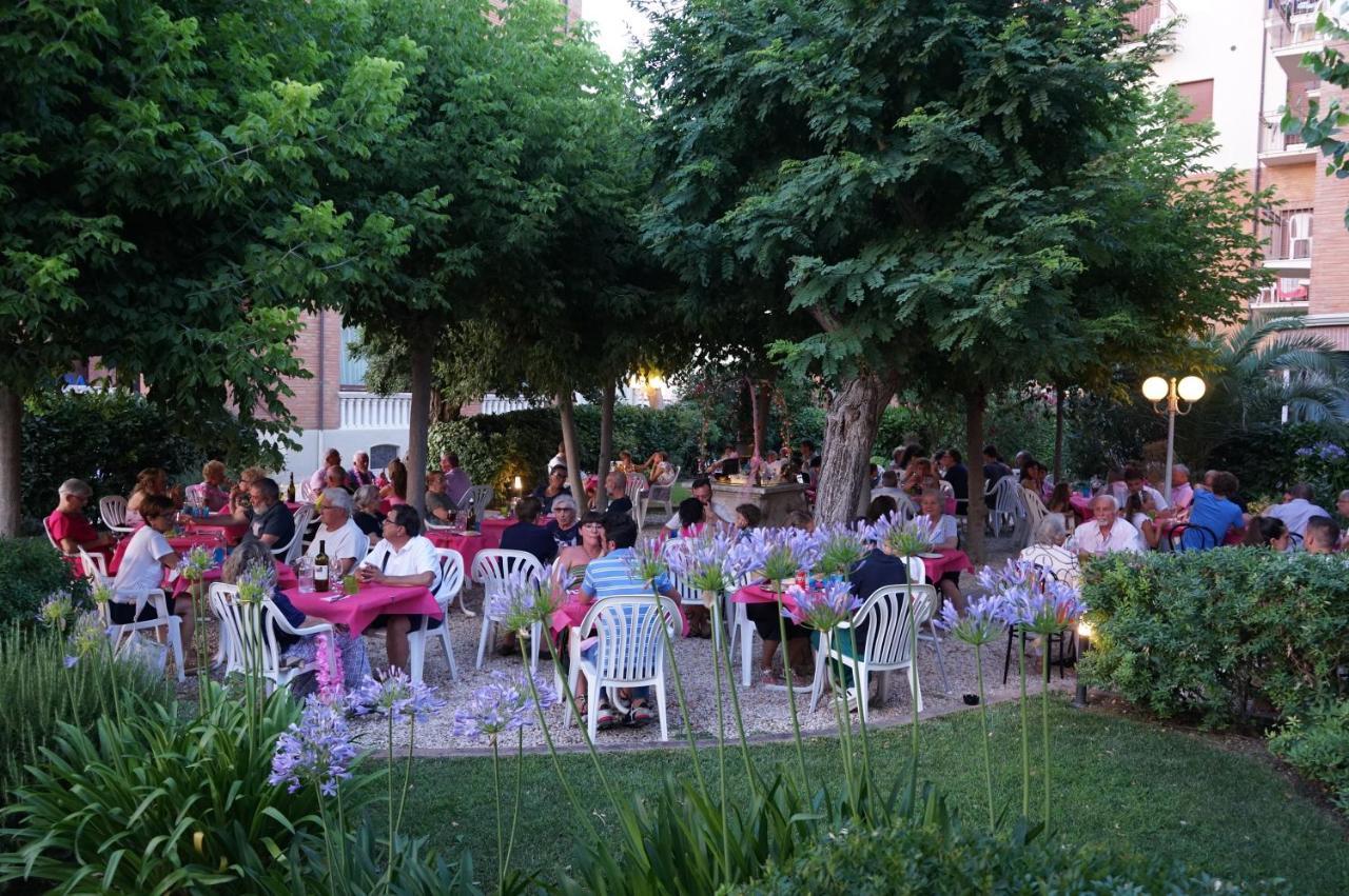 Hotel Villa Fulgida กัตตอลิกา ภายนอก รูปภาพ
