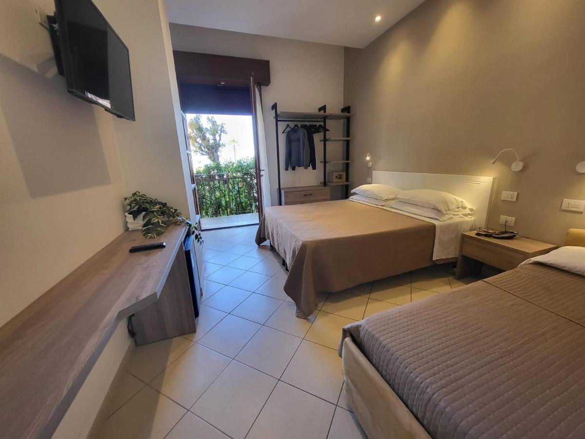 Hotel Villa Fulgida กัตตอลิกา ภายนอก รูปภาพ