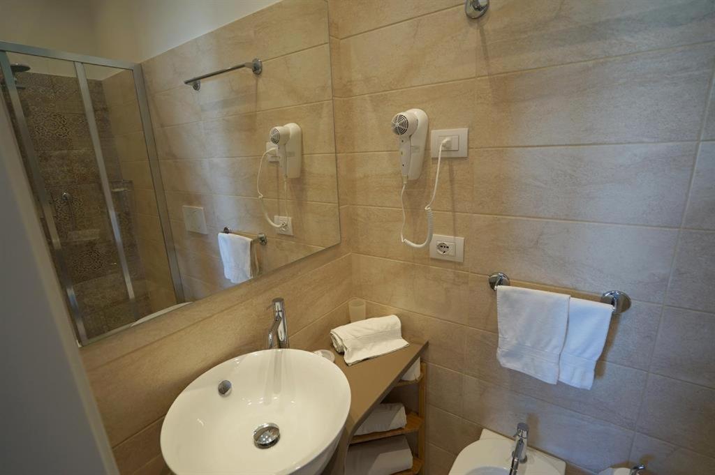 Hotel Villa Fulgida กัตตอลิกา ภายนอก รูปภาพ