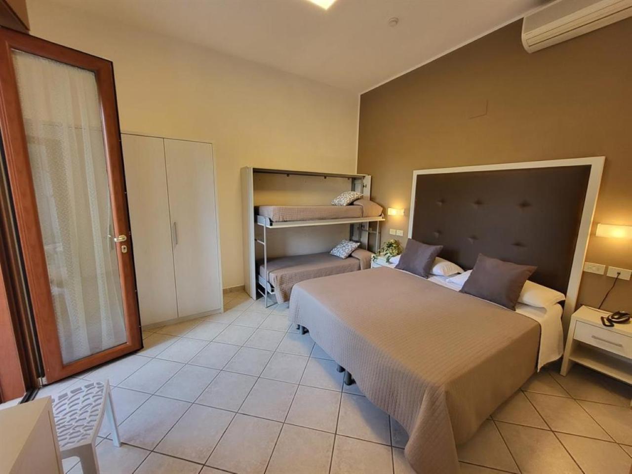 Hotel Villa Fulgida กัตตอลิกา ภายนอก รูปภาพ