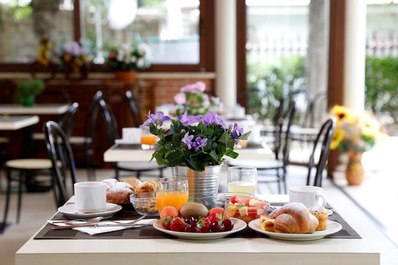 Hotel Villa Fulgida กัตตอลิกา ภายนอก รูปภาพ