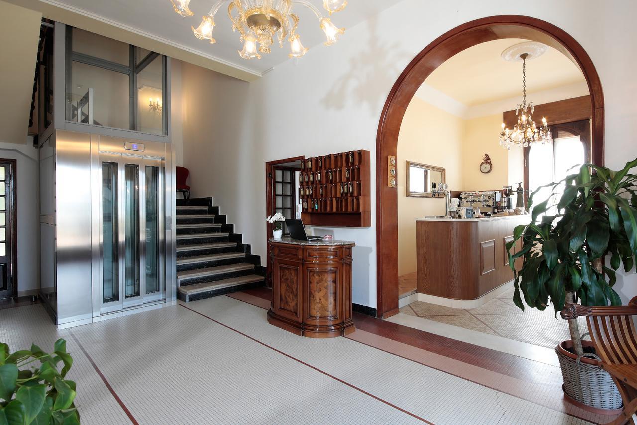 Hotel Villa Fulgida กัตตอลิกา ภายนอก รูปภาพ